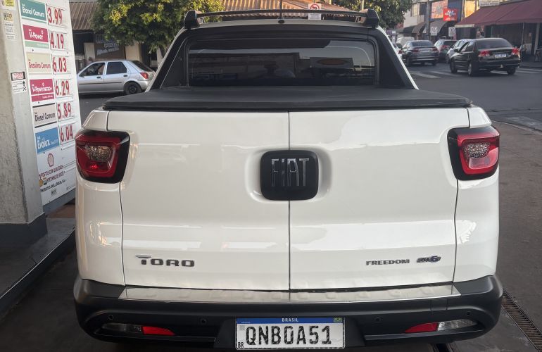 Fiat Toro Freedom 1.8 AT6 4x2 (Flex) - Foto #5