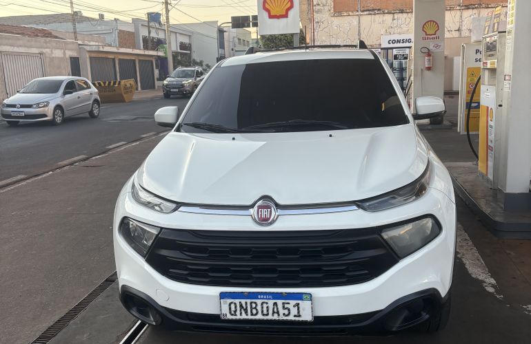 Fiat Toro Freedom 1.8 AT6 4x2 (Flex) - Foto #7