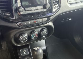 Fiat Toro Freedom 1.8 AT6 4x2 (Flex) - Foto #9