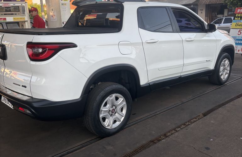 Fiat Toro Freedom 1.8 AT6 4x2 (Flex) - Foto #10