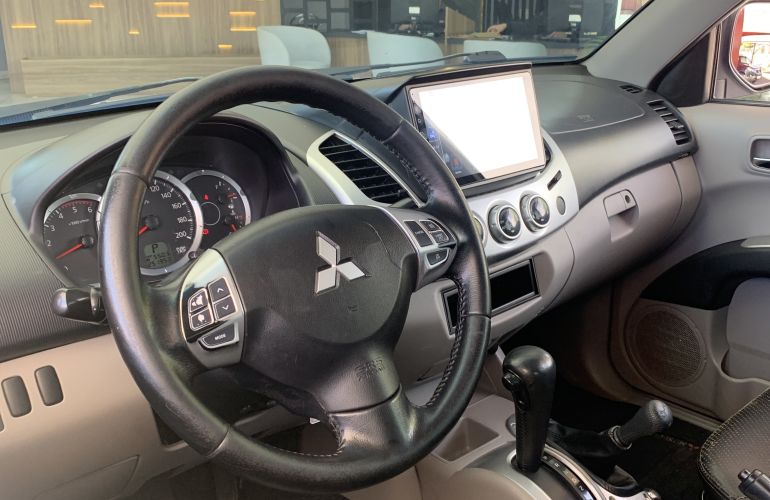 Mitsubishi L200 Triton HPE 4x4 3.2 DI-D (Aut) - Foto #3