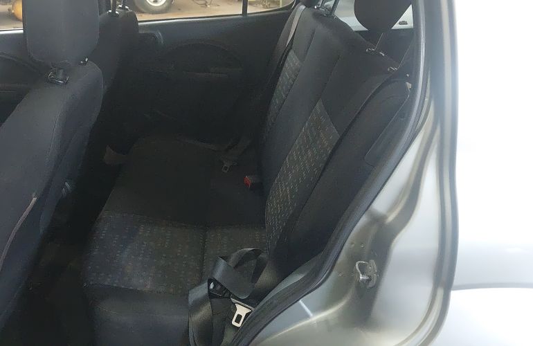 Fiat Uno Vivace 1.0 8V (Flex) 4p - Foto #4