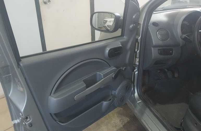 Fiat Uno Vivace 1.0 8V (Flex) 4p - Foto #7