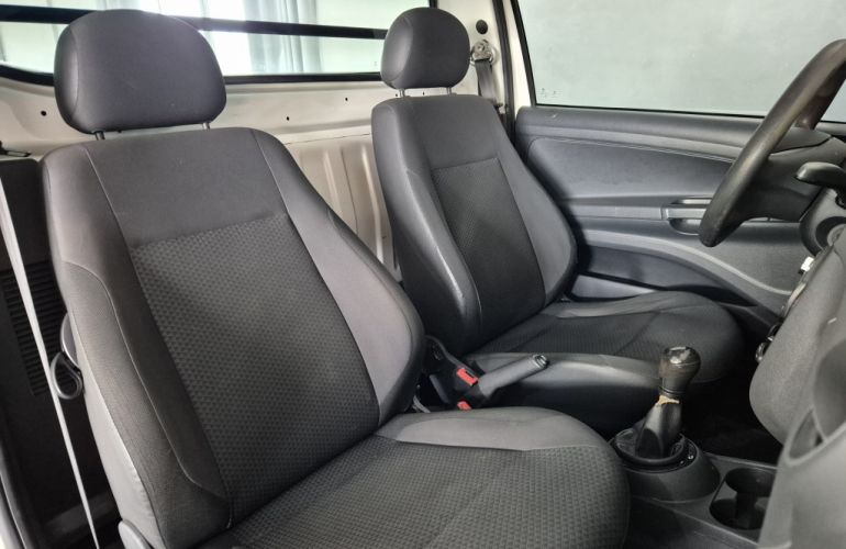 Volkswagen Saveiro 1.6 CS Robust - Foto #9