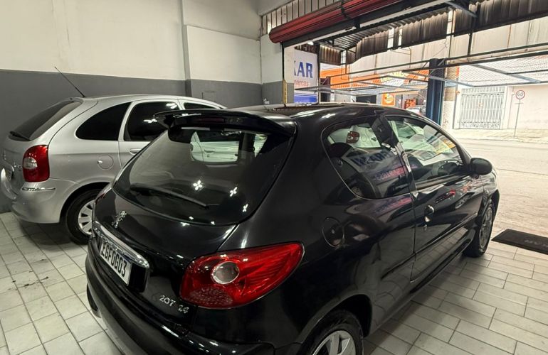 Peugeot 207 Hatch XR 1.4 8V (flex) 2p - Foto #8