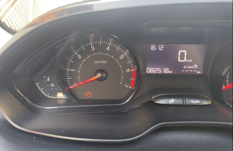 Peugeot 208 1.2 Active - Foto #1