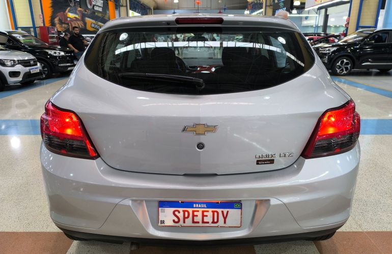 Chevrolet Onix 1.4 MPFi LTZ 8v - Foto #8