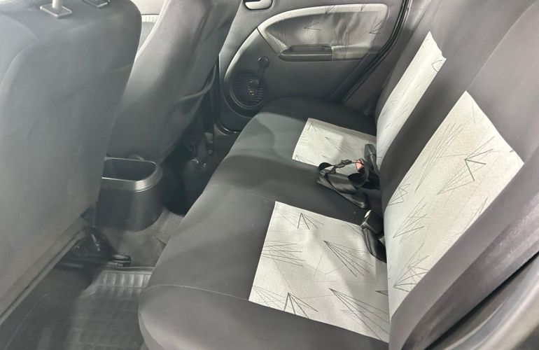Ford Fiesta 1.6 MPi Hatch 8V Flex 4p Manual - Foto #8