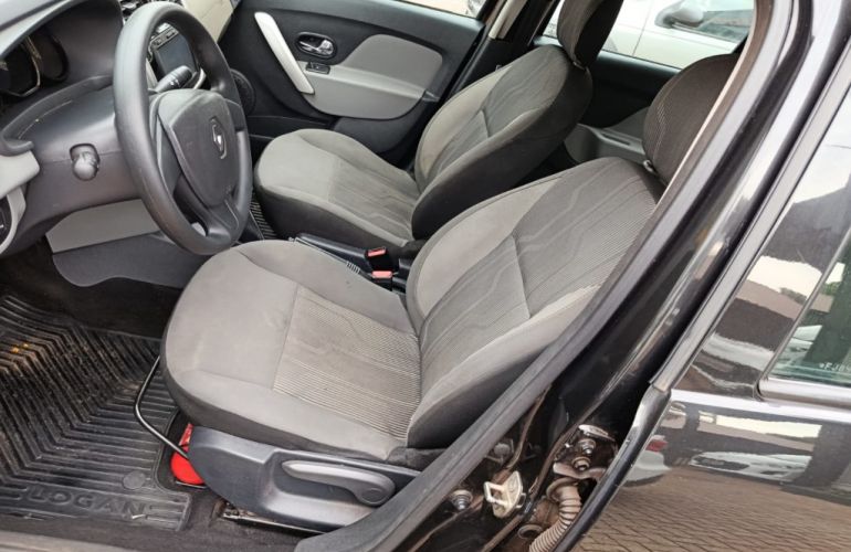 Renault Logan Expression 1.0 16V (Flex) - Foto #7