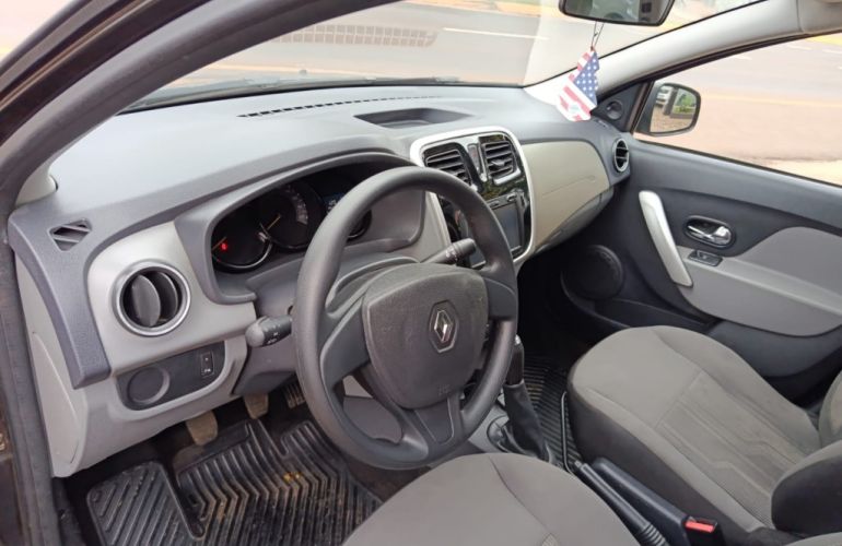 Renault Logan Expression 1.0 16V (Flex) - Foto #8