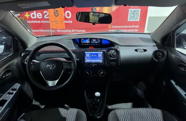 Toyota Etios 1.3 X 16v - Foto #7