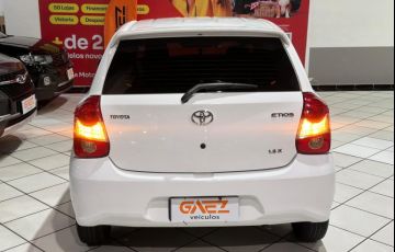 Toyota Etios 1.3 X 16v - Foto #10