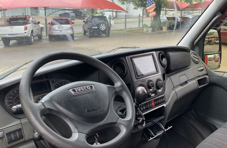 Iveco Daily 35S14 CS - 3750 Luxo - Foto #5