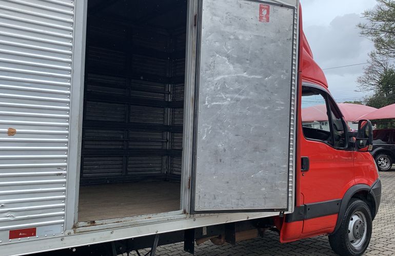 Iveco Daily 35S14 CS - 3750 Luxo - Foto #6
