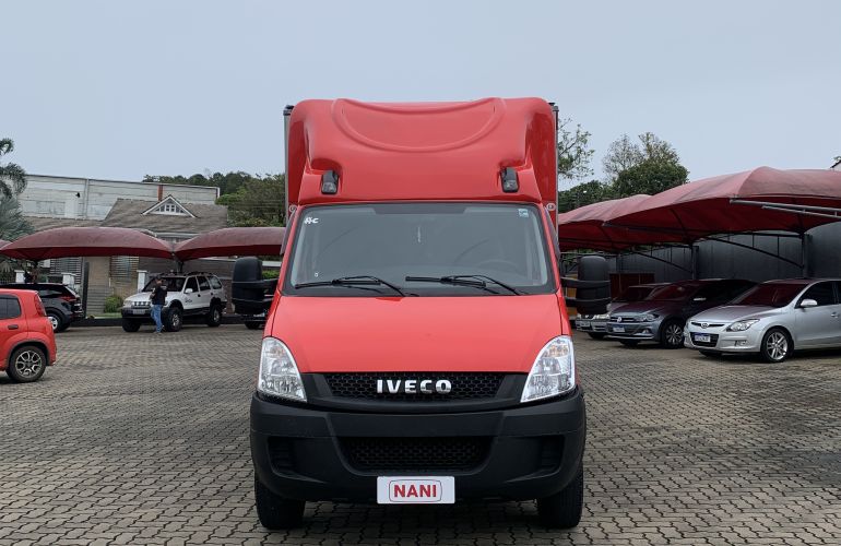 Iveco Daily 35S14 CS - 3750 Luxo - Foto #7