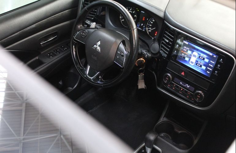 Mitsubishi Outlander 3.0 Gt 4x4 V6 24v - Foto #3