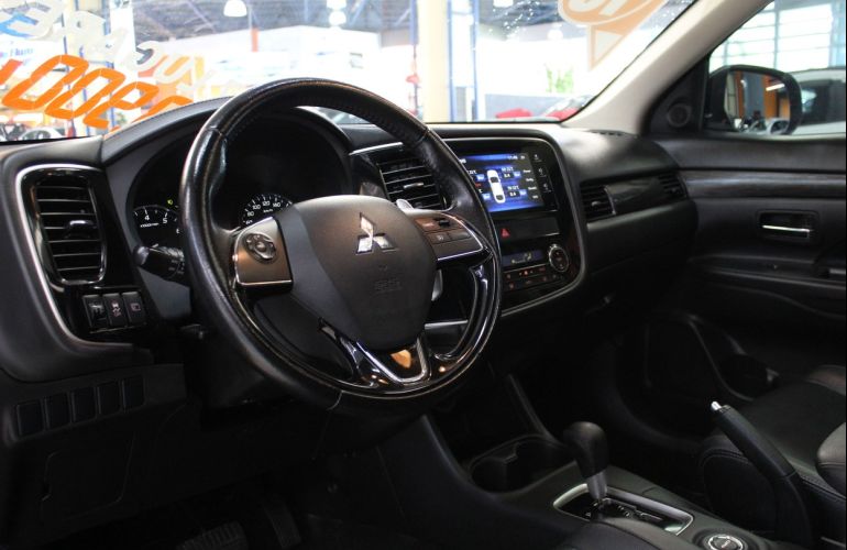 Mitsubishi Outlander 3.0 Gt 4x4 V6 24v - Foto #4