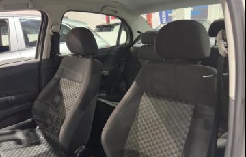 Volkswagen Voyage 1.6 Mi Comfortline 8v - Foto #8