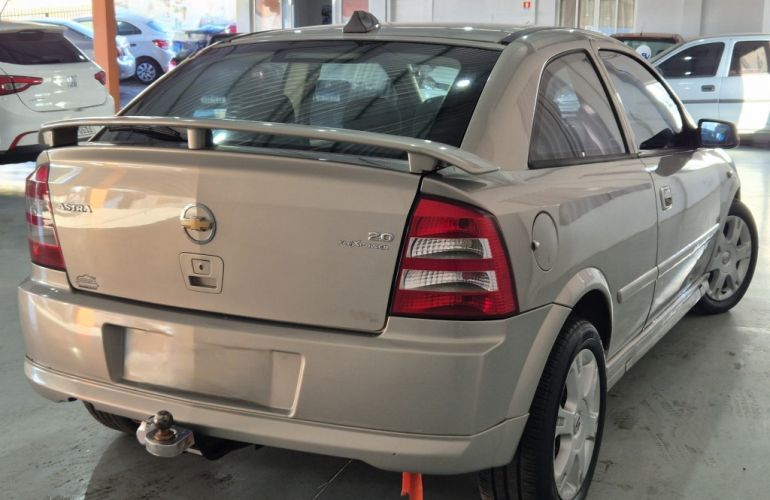 Chevrolet Astra Hatch 2.0 (Flex) - Foto #4