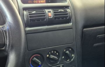 Chevrolet Astra Hatch 2.0 (Flex) - Foto #8