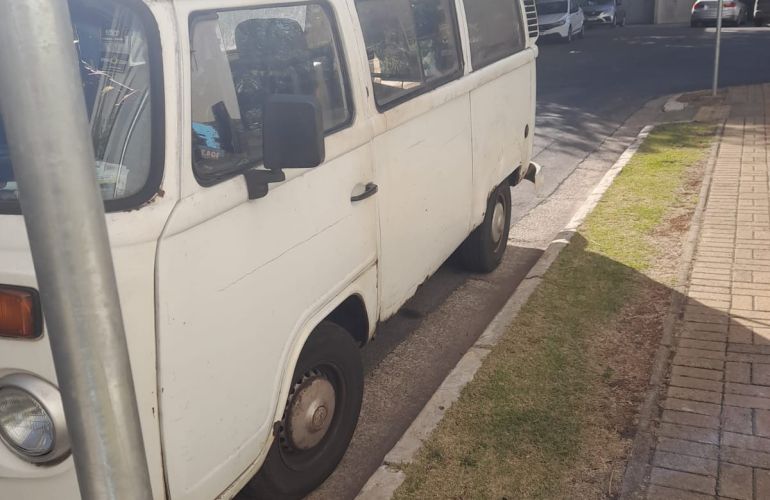 Volkswagen Kombi Standard 1.4 (Flex) - Foto #1
