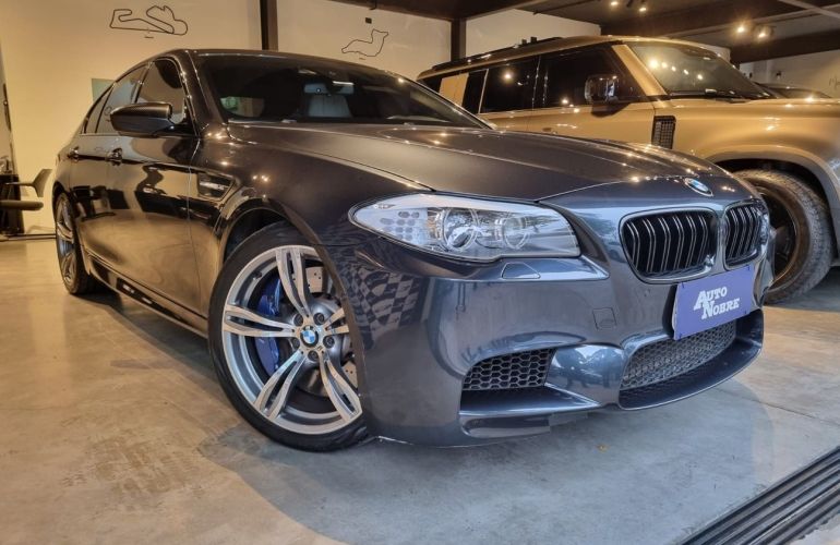 BMW M5 4.4 V8 32v - Foto #2