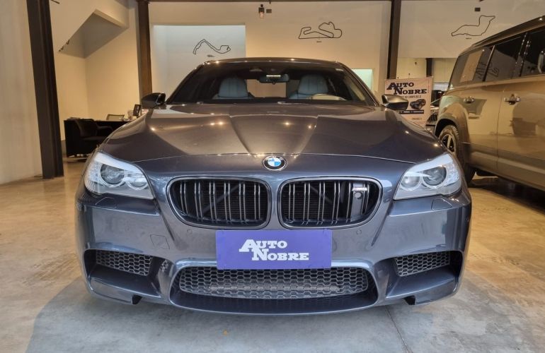 BMW M5 4.4 V8 32v - Foto #3