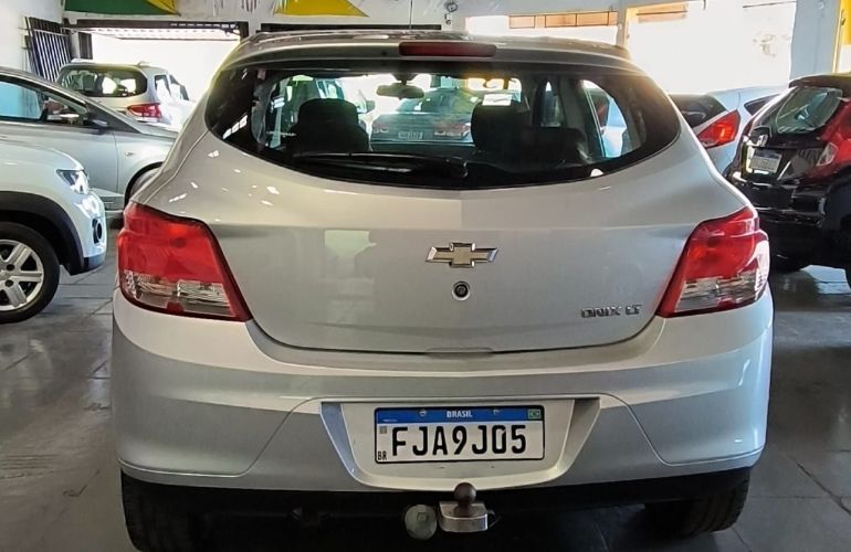 Chevrolet Onix 1.0 MPFi LT 8v - Foto #6