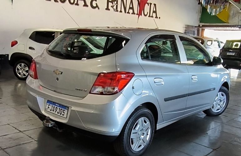 Chevrolet Onix 1.0 MPFi LT 8v - Foto #7