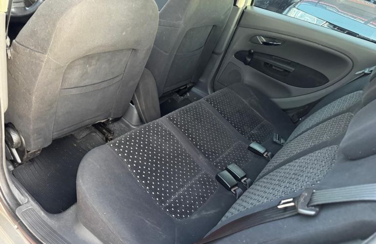 Fiat Punto 1.8 Hlx 8v - Foto #8