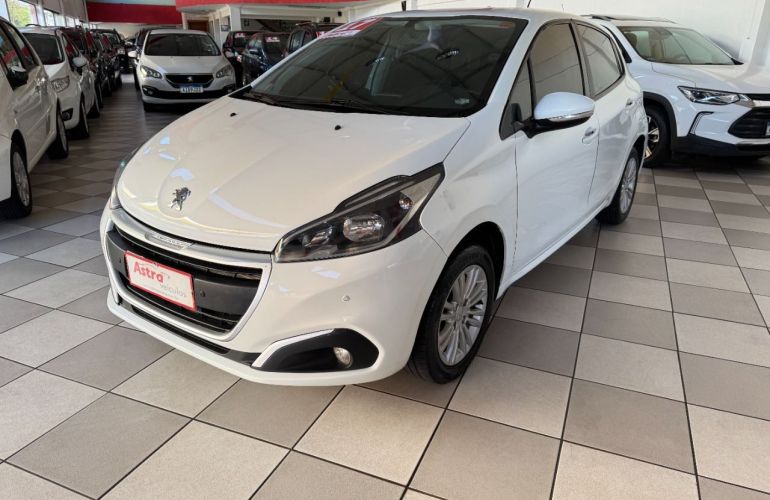 Peugeot 208 Active Pack 1.2 12V (Flex) - Foto #3