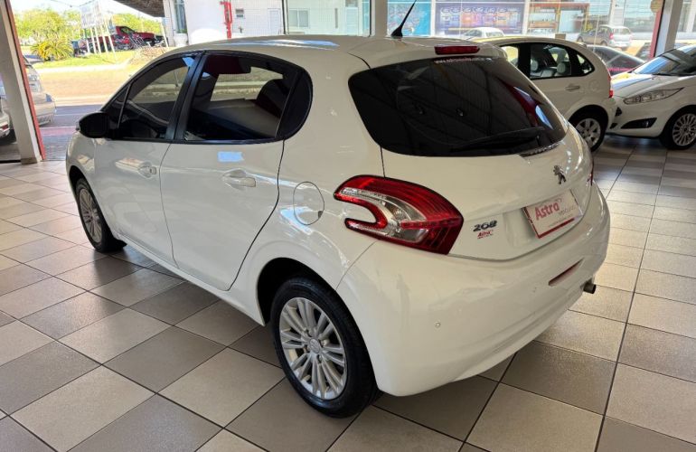 Peugeot 208 Active Pack 1.2 12V (Flex) - Foto #5