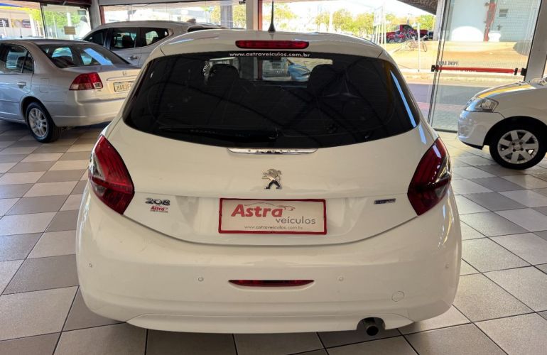 Peugeot 208 Active Pack 1.2 12V (Flex) - Foto #6