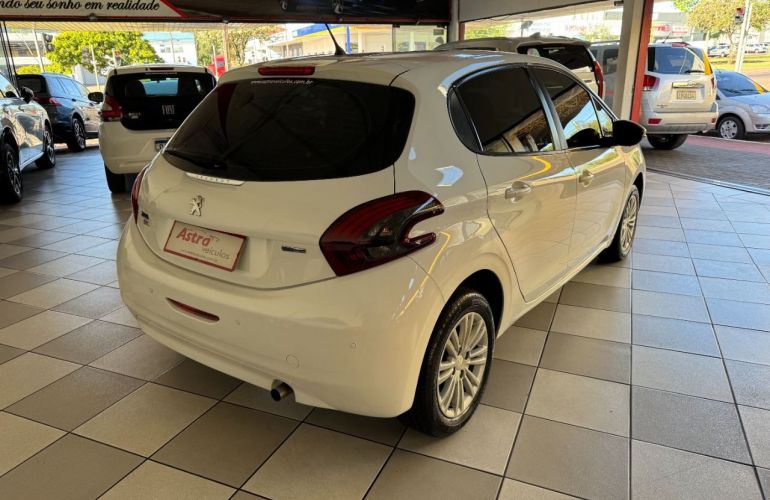 Peugeot 208 Active Pack 1.2 12V (Flex) - Foto #7
