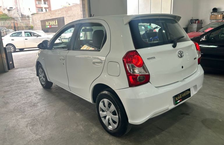 Toyota Etios 1.5 Xs 16V Flex 4p Automático - Foto #3
