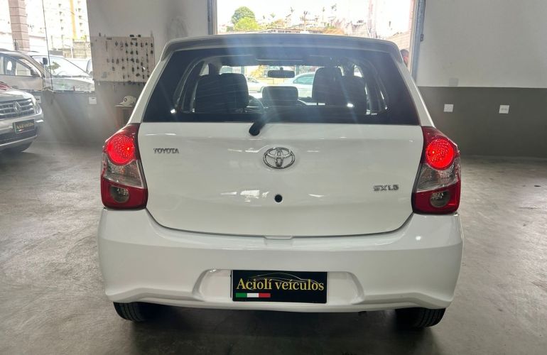 Toyota Etios 1.5 Xs 16V Flex 4p Automático - Foto #4