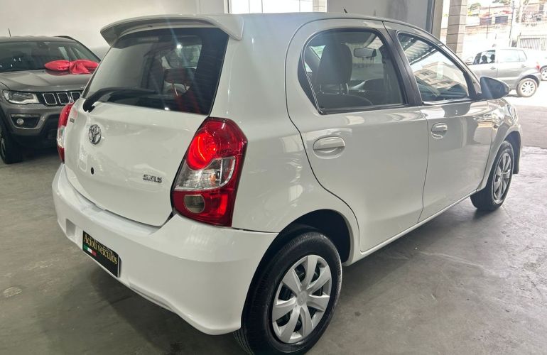 Toyota Etios 1.5 Xs 16V Flex 4p Automático - Foto #6