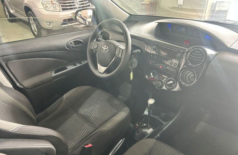 Toyota Etios 1.5 Xs 16V Flex 4p Automático - Foto #9