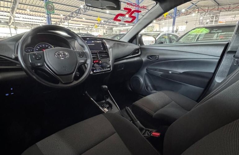 Toyota Yaris 1.5 Xl - Foto #8
