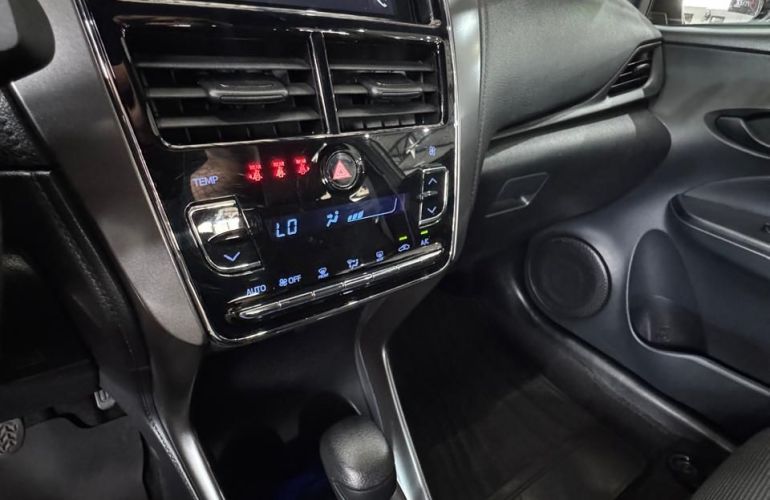 Toyota Yaris 1.5 Xl - Foto #10