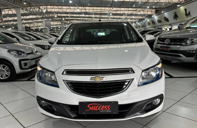 Chevrolet Onix 1.4 MPFi LTZ 8v - Foto #3