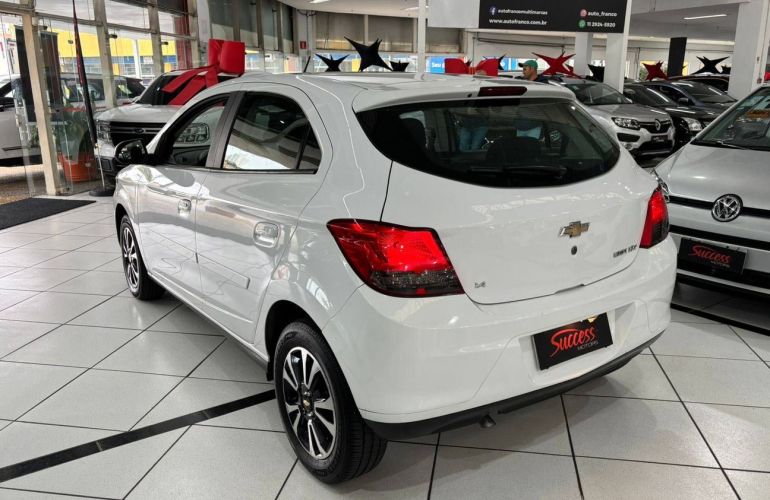 Chevrolet Onix 1.4 MPFi LTZ 8v - Foto #4