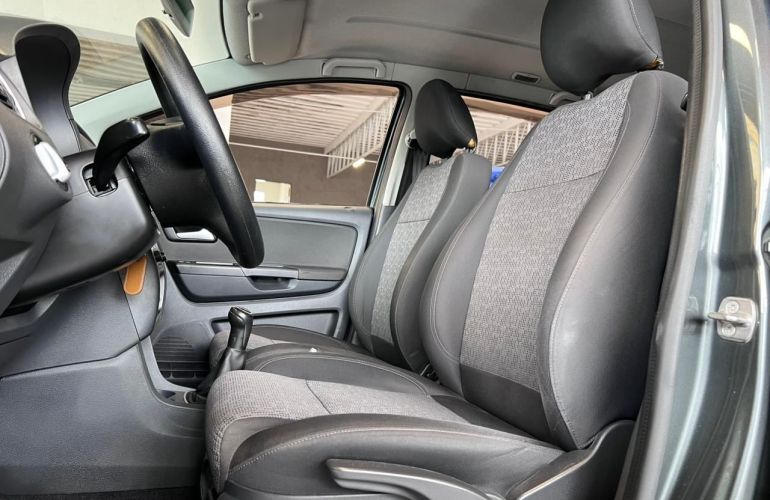 Volkswagen Fox 1.6 Mi 8v - Foto #5