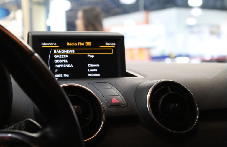 Audi A1 1.4 Tfsi Sportback Attraction 16V 122cv - Foto #10