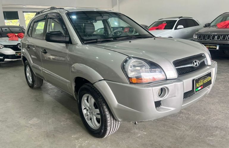 Hyundai Tucson 2.0 MPFi GL 16V 142cv 2WD Gasolina 4p Automático - Foto #2