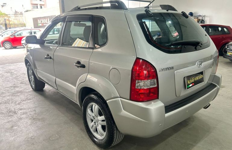 Hyundai Tucson 2.0 MPFi GL 16V 142cv 2WD Gasolina 4p Automático - Foto #4