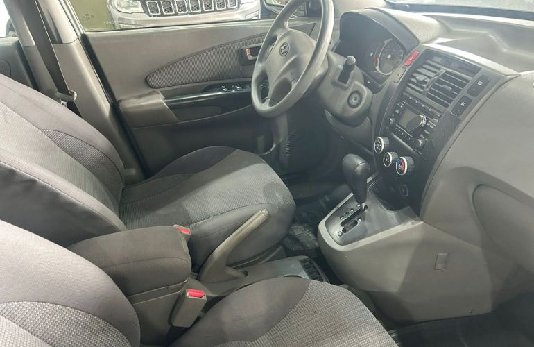 Hyundai Tucson 2.0 MPFi GL 16V 142cv 2WD Gasolina 4p Automático - Foto #8