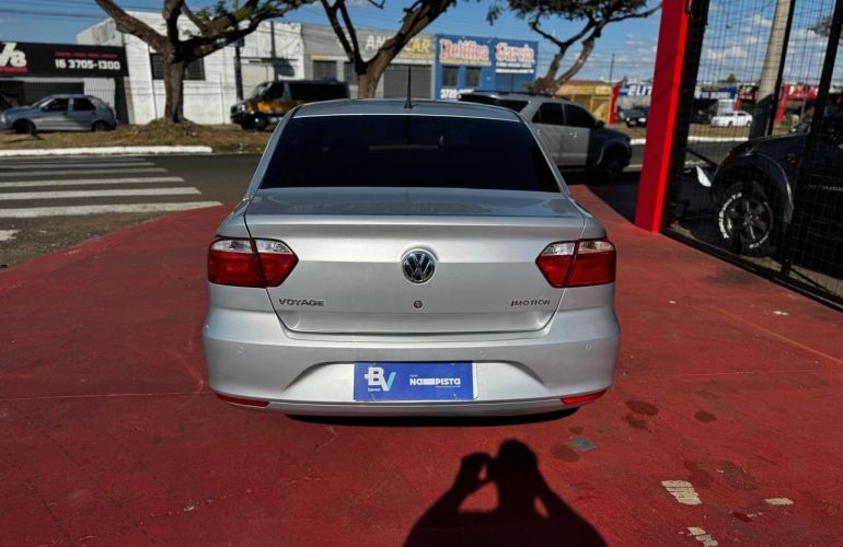 Volkswagen Voyage 1.6 Mi Comfortline 8v - Foto #6