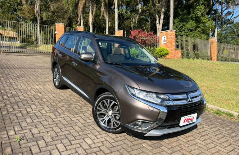 Mitsubishi Outlander 2.2 DI-D HPE-S 4WD - Foto #1