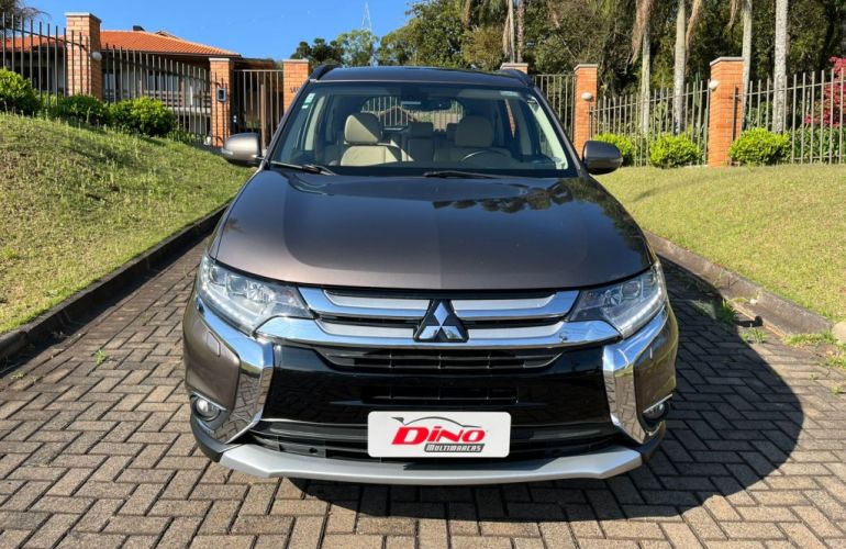 Mitsubishi Outlander 2.2 DI-D HPE-S 4WD - Foto #2